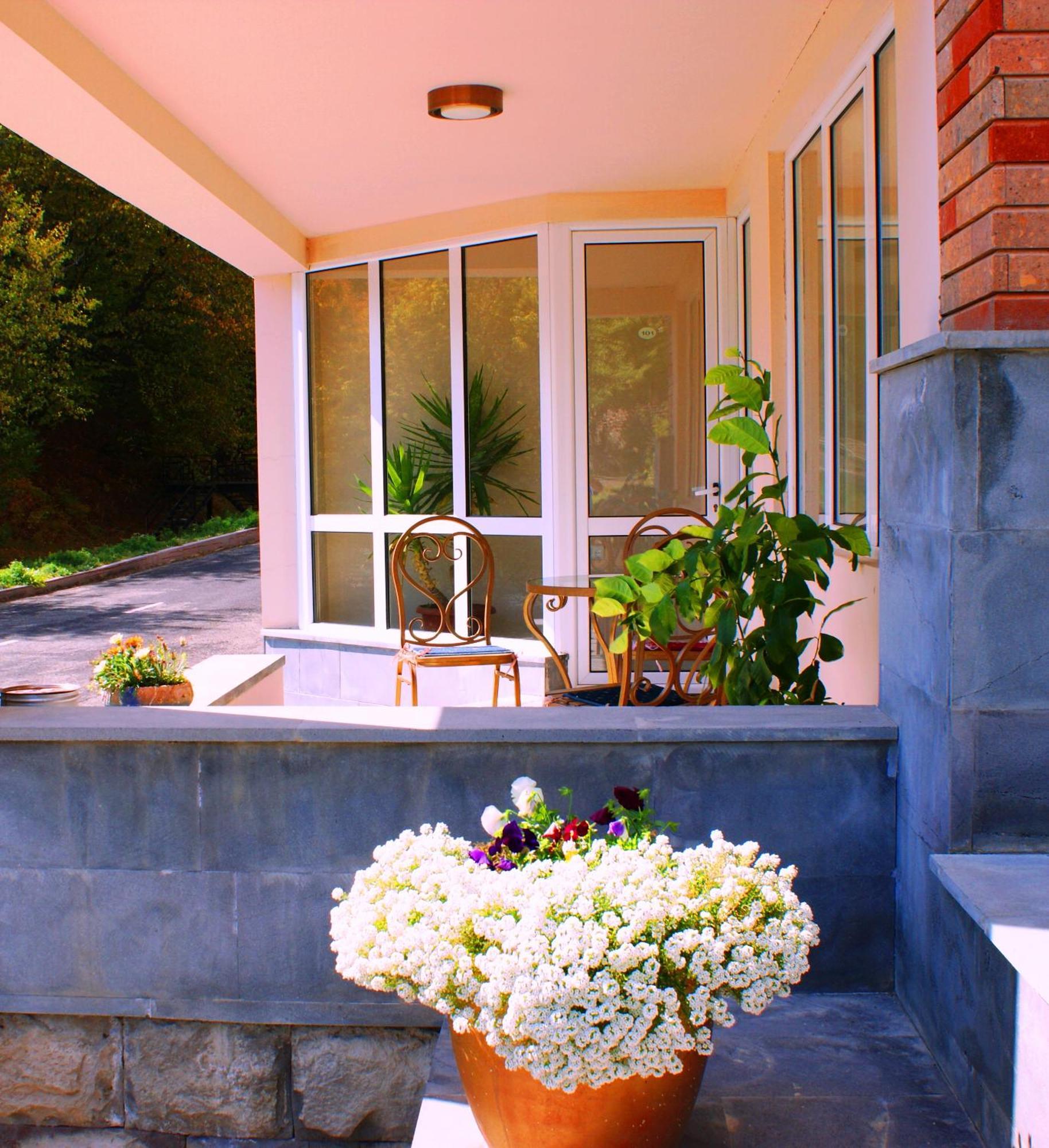 Tsaghkahovit Hotel Tsaghkadzor Bagian luar foto