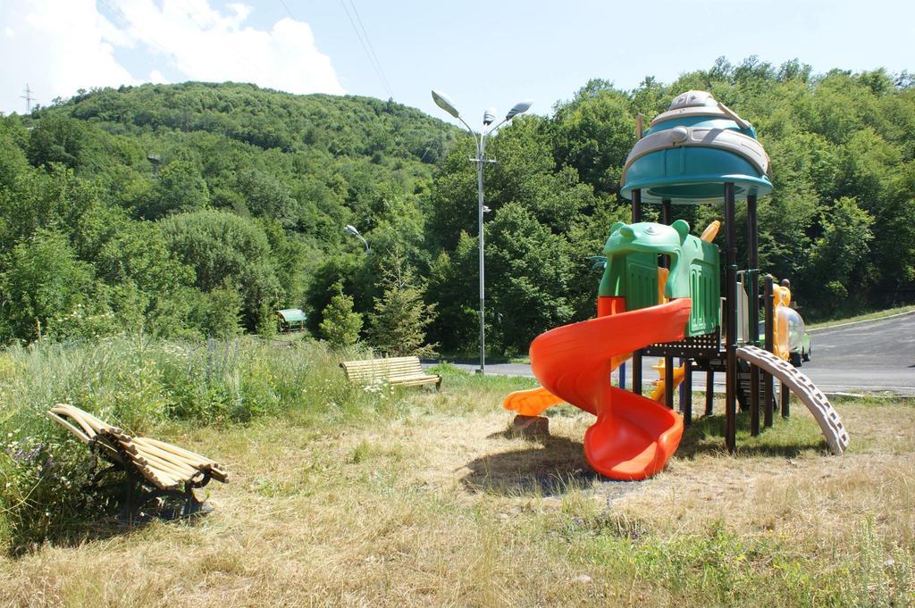 Tsaghkahovit Hotel Tsaghkadzor Bagian luar foto